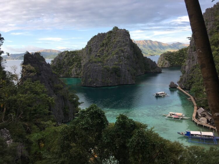 philippines-palawan islands lagoon
